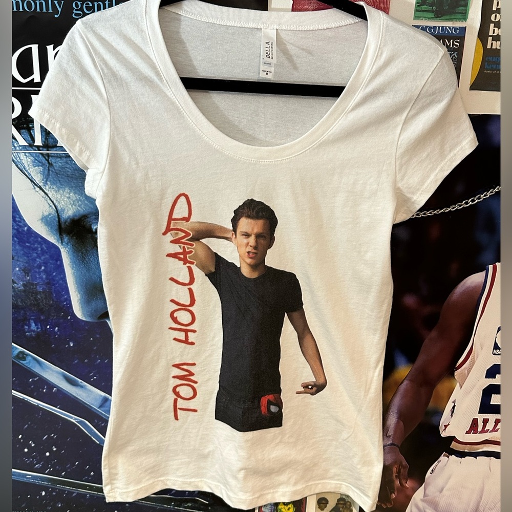 TOM HOLLAND white graphic print t-shirt 🕷️🦸🏻😂 size medium.